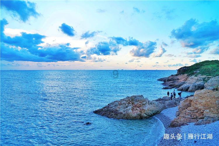 颜值再高也得穿搭，具体都有哪些时尚的穿搭呢？游戏画面