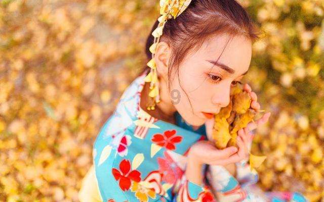 女星高跟鞋丝袜盘点：腿精李沁、孙怡、阳光灿烂活力四溢！