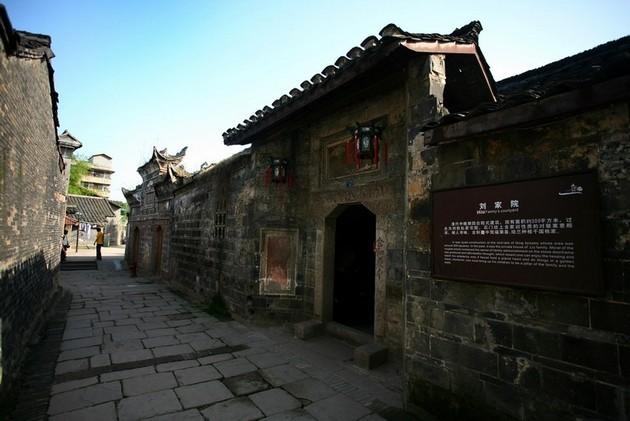 搭乘神舟十六号的8696粒稻虾米种子完成交接