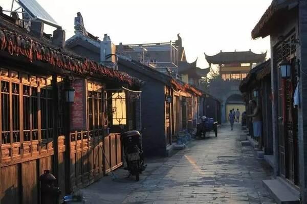 俄罗斯一飞机在阿富汗北部坠毁